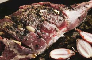 Garlic Herb Crusted Prime Rib: The Ultimate Classic Christmas Dinner
